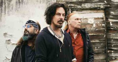 THE WINERY DOGS