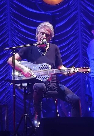 LUCIANO LIGABUE: Recensione live e scaletta concerto Correggio