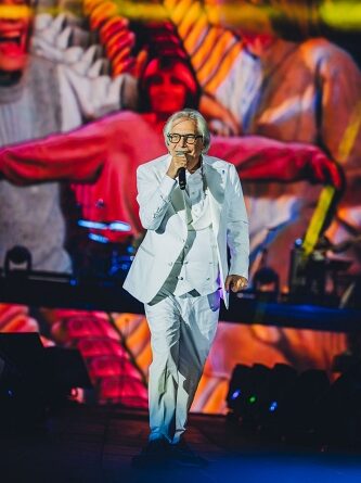 NINO D’ANGELO: live in Piazza Plebiscito Napoli Foto Virginia Bettoja