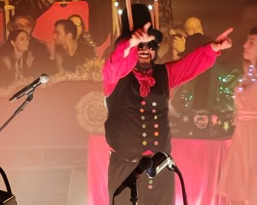 VINICIO CAPOSSELA: la grande festa va in scena Recensione live scaletta concerto Milano